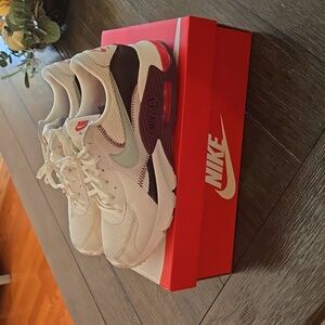 Nike Air Max Excee sz 9.5